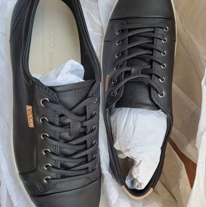 Ecco sneaker size 10